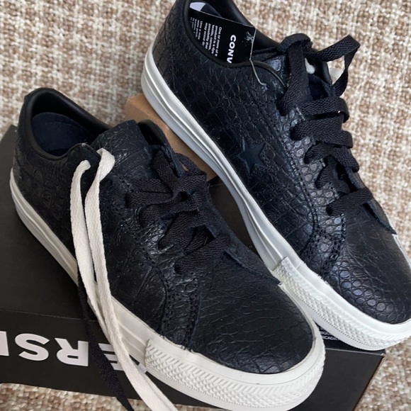 Converse Ctas Hi Black Currant/Black/White WMNS - Picture 7 of 16